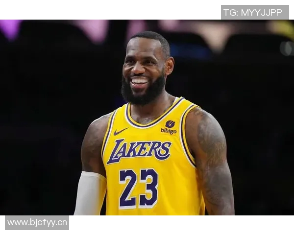 詹姆斯膝伤完全康复湖人决定谨慎对待季前赛出场时间