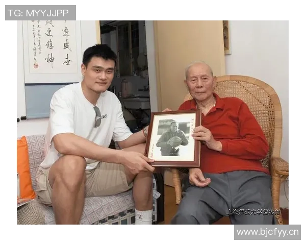 回顾中国篮球名人堂李震中辉煌岁月的珍贵老相册